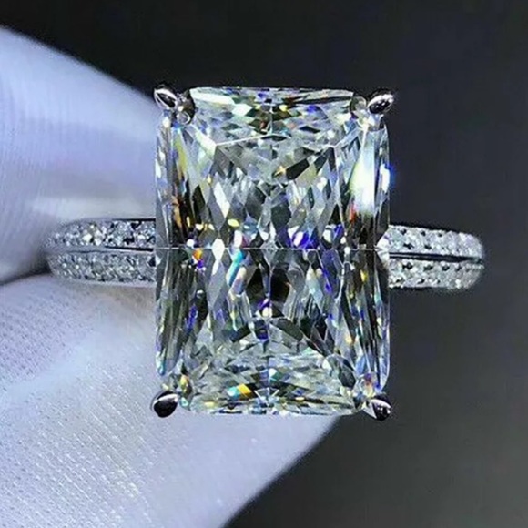 NEW 925 STERLING SILVER LUXURY DIAMOND RING, BEAUTIFUL RING, SHINY RING - Picture 5 of 7